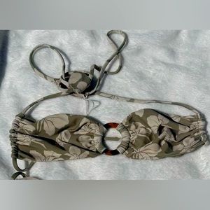 Small Kiki Benoa Top. Great condition